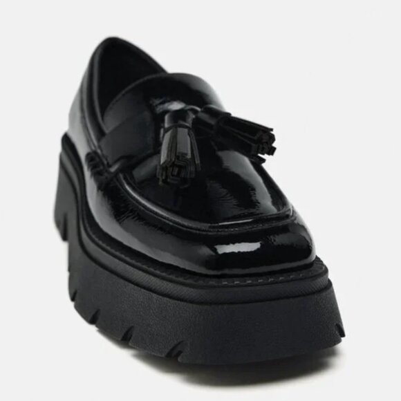 NWT TRACK SOLE LOAFERS WITH TASSEL DETAIL BLACK - Picture 3 of 8